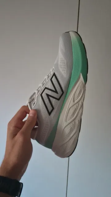 Used New Balance 880 v15 bike — image 8 of 10