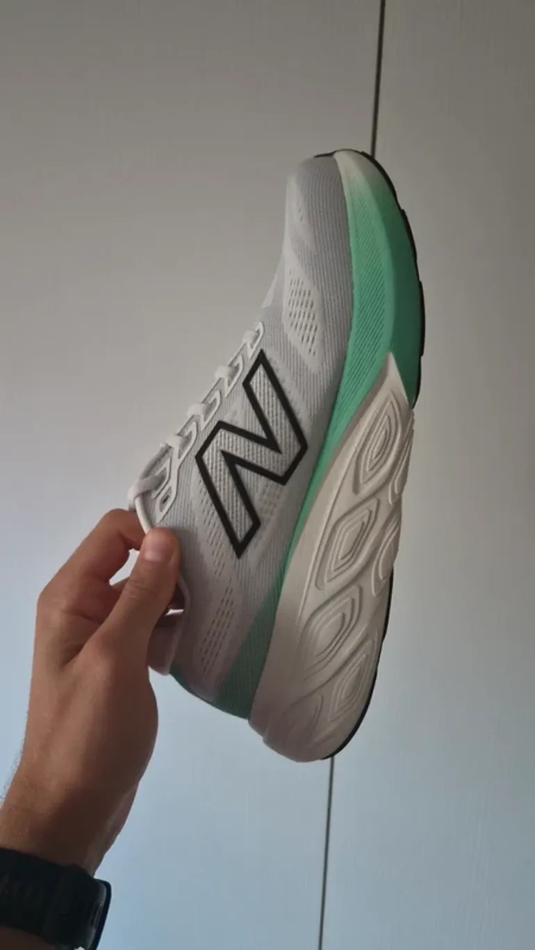 Used New Balance 880 v15 bike — image 8 of 10