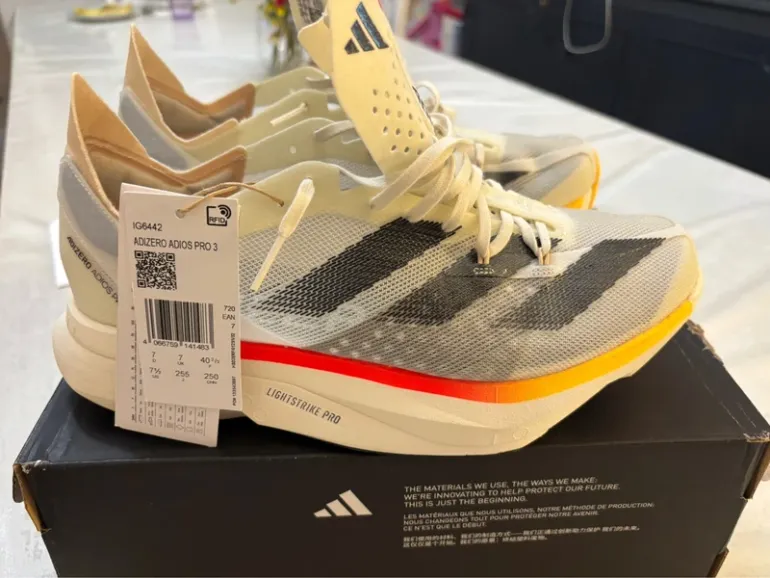Used Pro Adizero Adios 3 bike — image 1 of 12