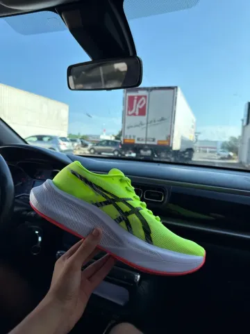Asics Magic Speed 4 bike d'occasion — image 2 sur 6