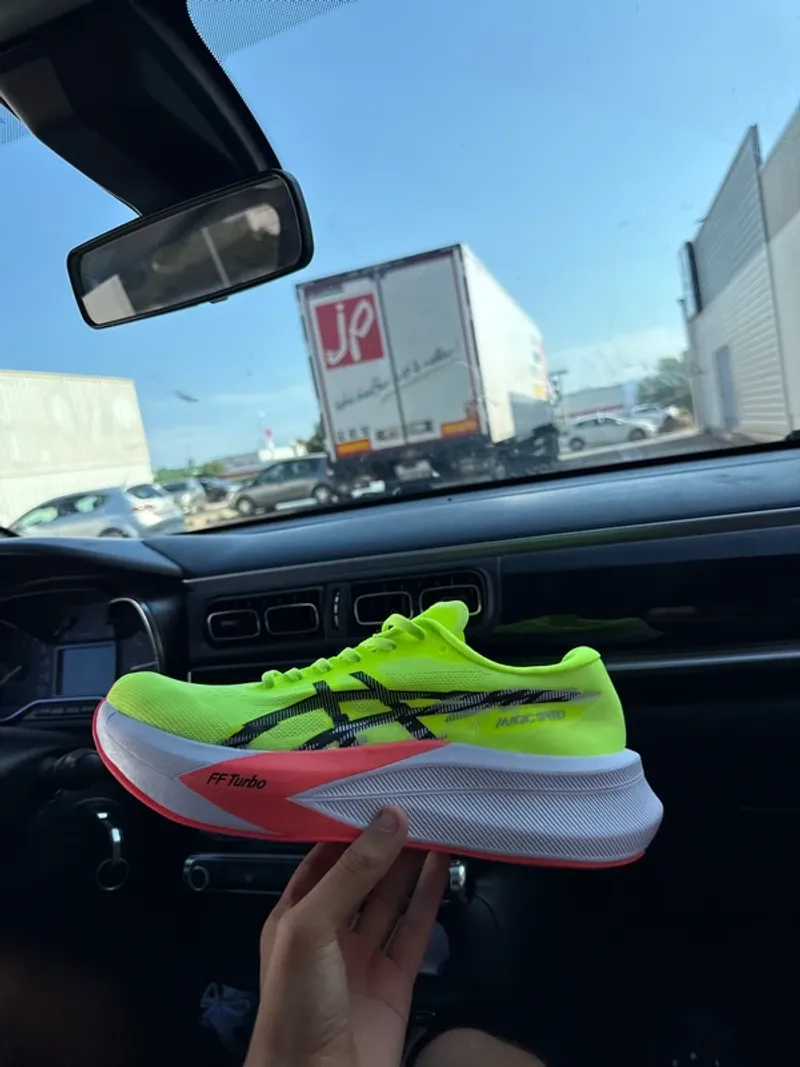 Used Asics Magic Speed 4 Running Shoes