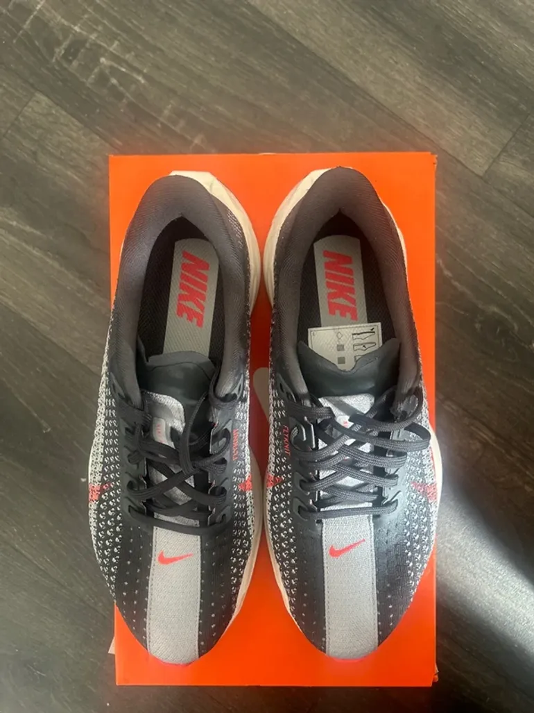 Tweedehands Nike Invincible 3 bike — afbeelding 4 van 4