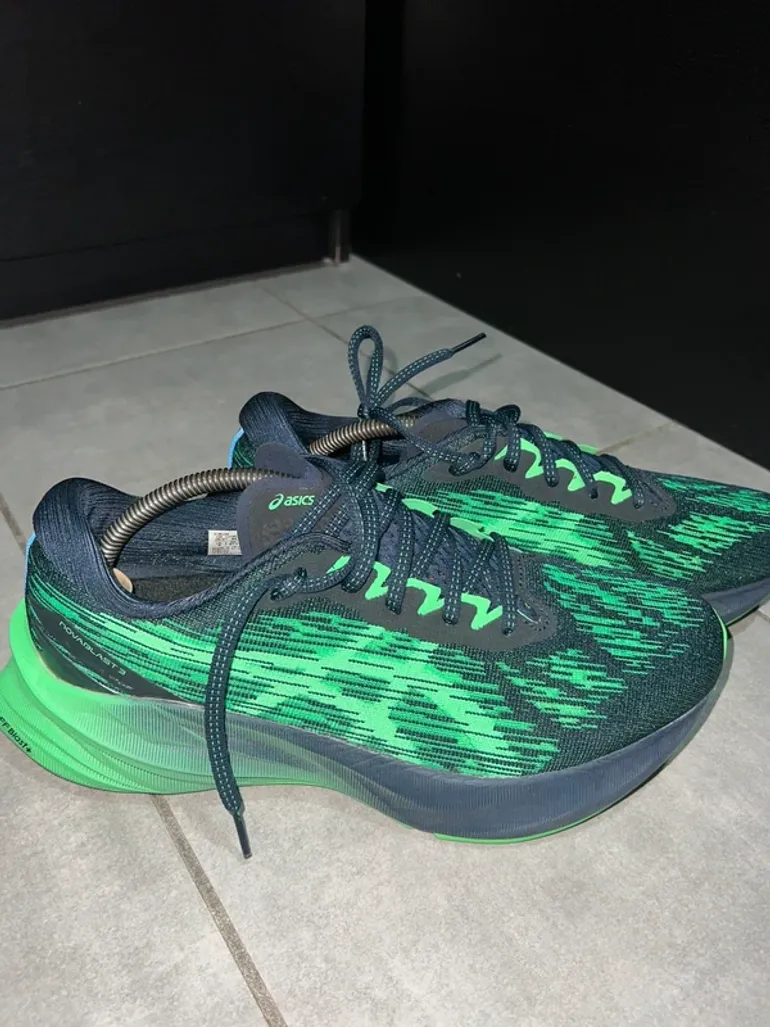 Used Asics Novablast 3 bike — image 2 of 6