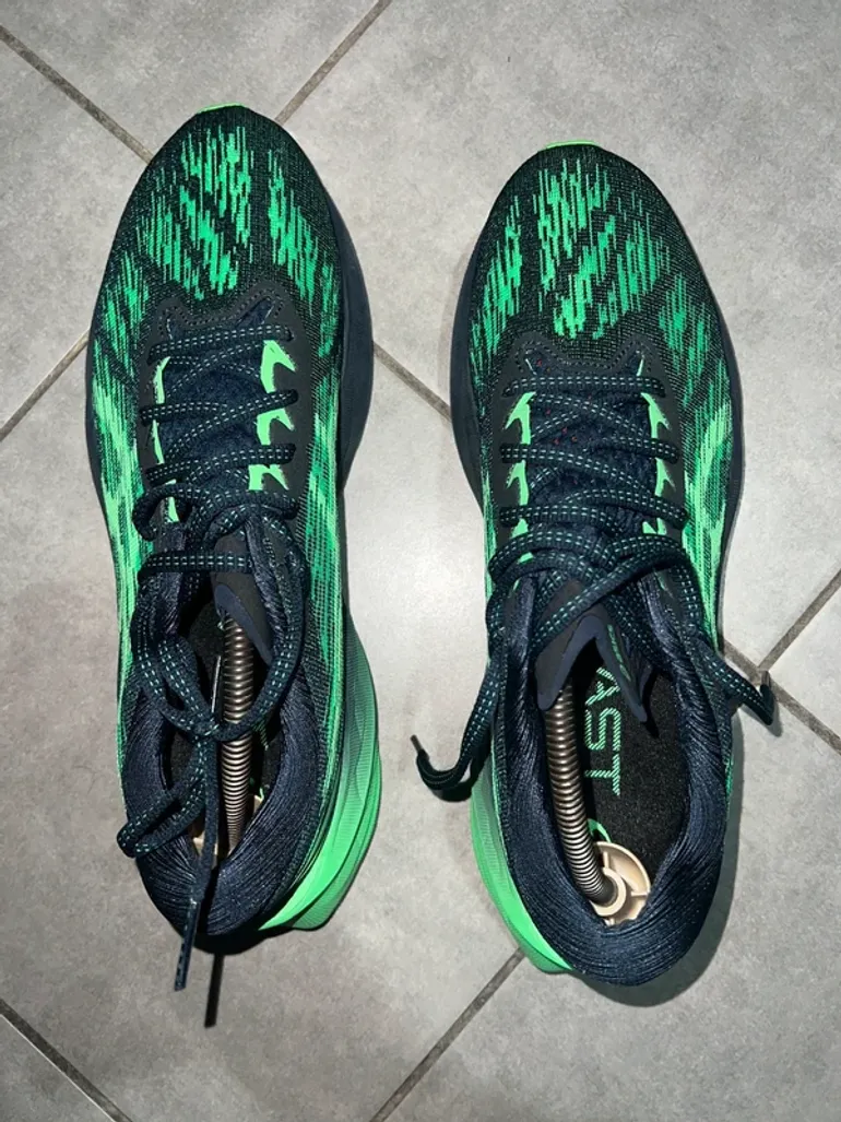 Used Asics Novablast 3 bike — image 4 of 6