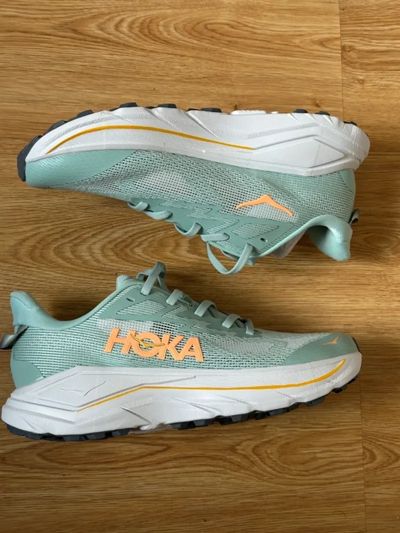 Used Verde Challenger 8 Running Shoes