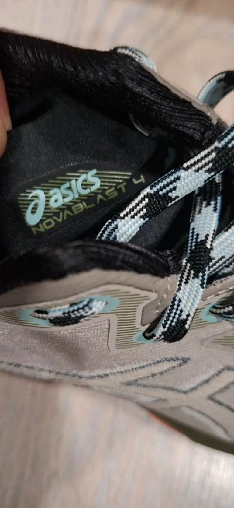 Asics Novablast 4 Trail bike d'occasion — image 9 sur 10