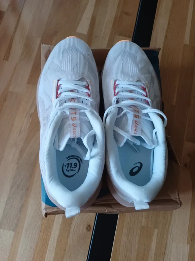 Used Asics Novablast 5 bike — image 3 of 8
