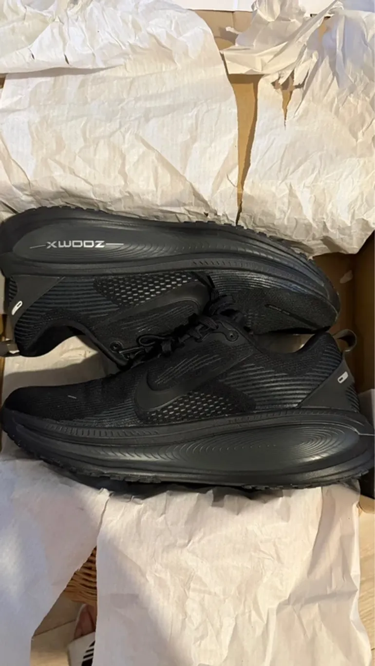 Tweedehands Nike Vomero 18 bike — afbeelding 11 van 12