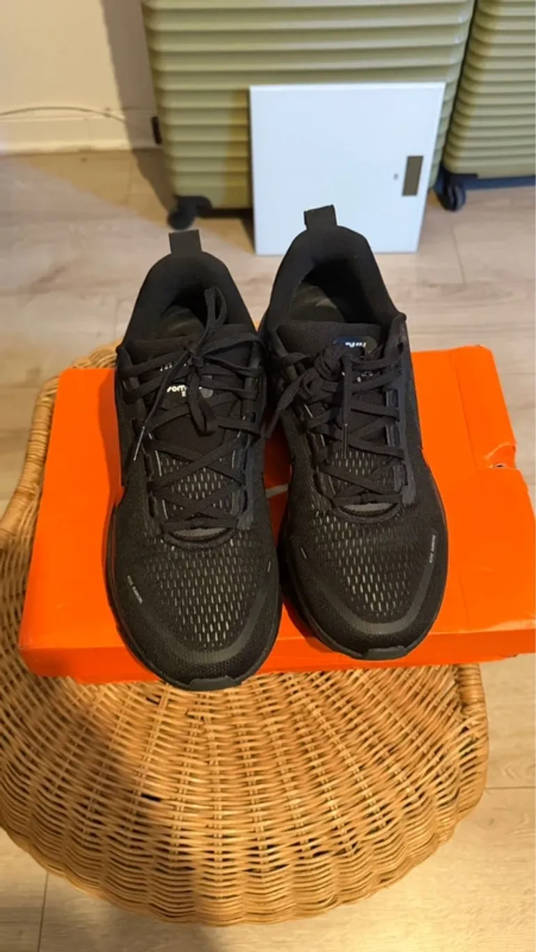 Tweedehands Nike Vomero 18 bike — afbeelding 2 van 12