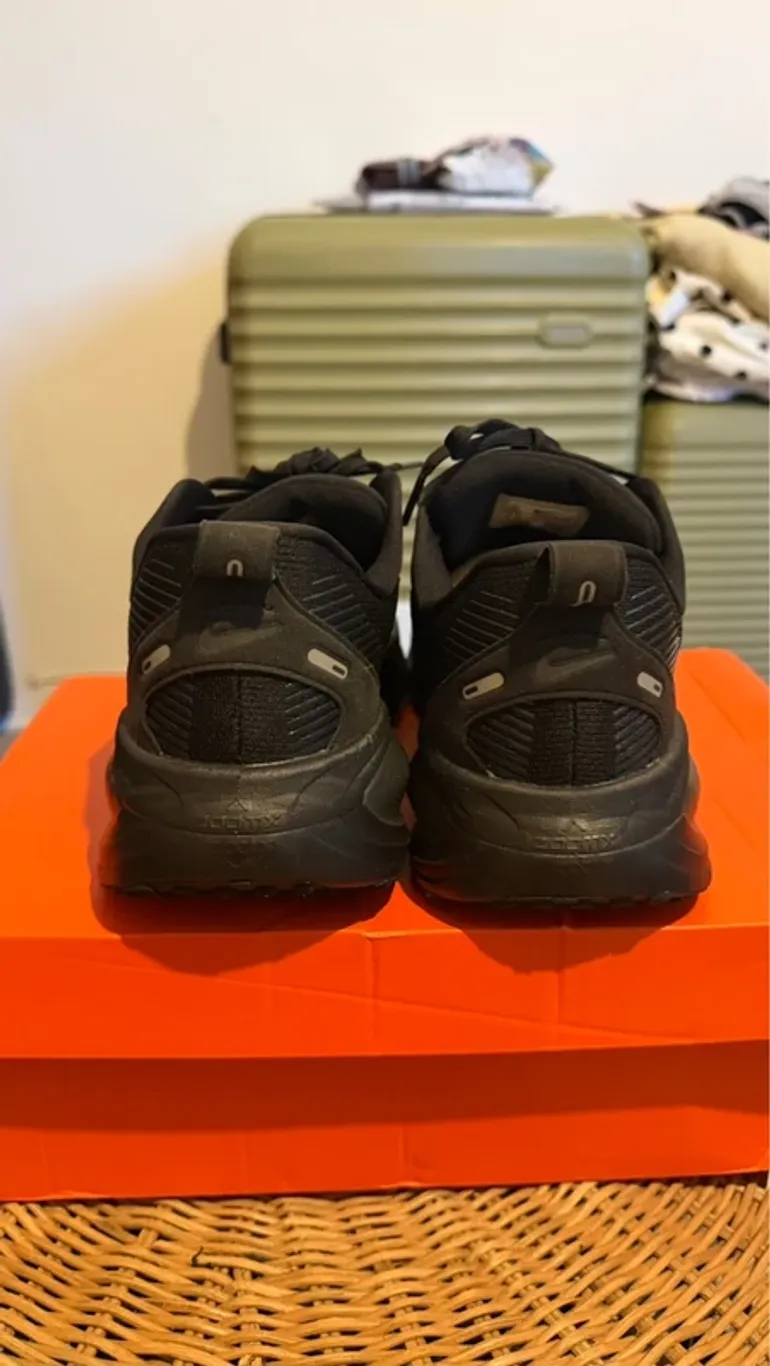 Tweedehands Nike Vomero 18 bike — afbeelding 3 van 12