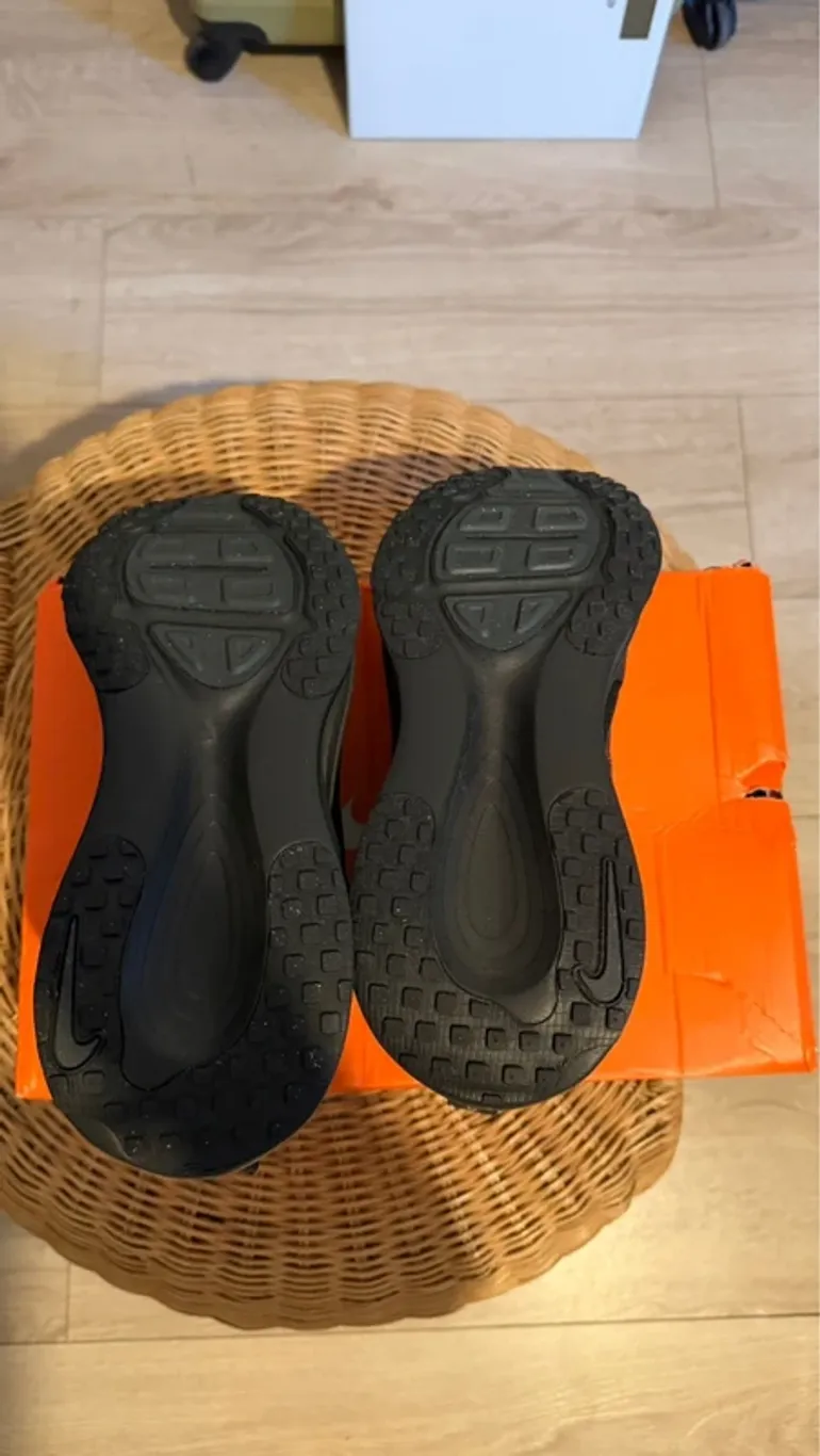 Tweedehands Nike Vomero 18 bike — afbeelding 6 van 12