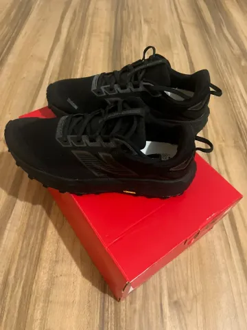 Used New Balance FuelCell Rebel Trail bike — image 2 of 4