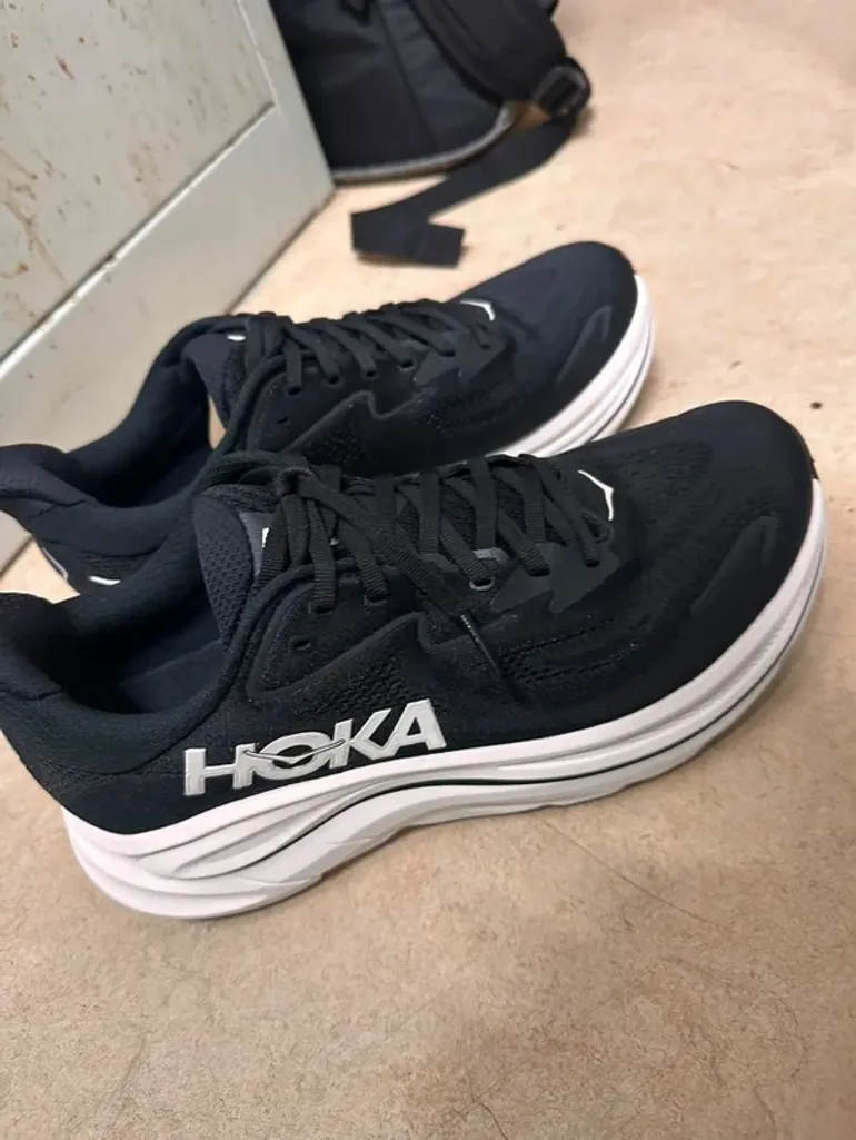 Used Hoka Running Shoes bike — image 4 of 7