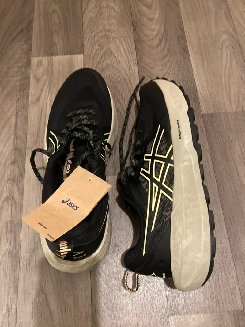 Used Standard Gel Sonoma 8 GTX Running Shoes