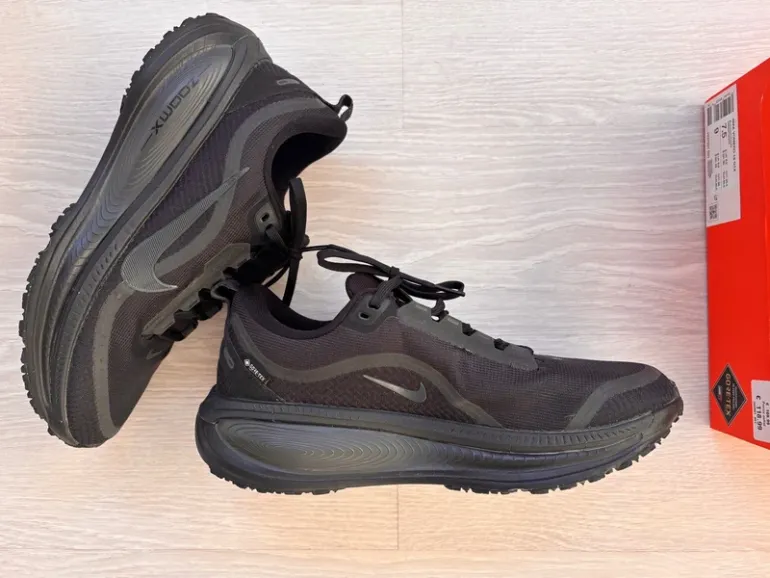 Used Nike Vomero 18 GTX bike — image 3 of 7