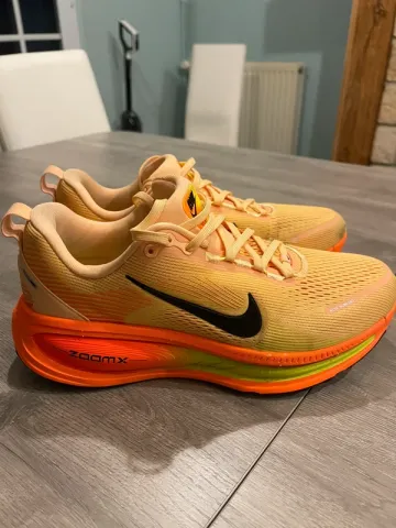 Tweedehands Nike Vomero 18 bike — afbeelding 1 van 7