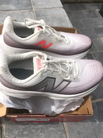 New Balance 1080 v14 bike d'occasion — image 1 sur 15