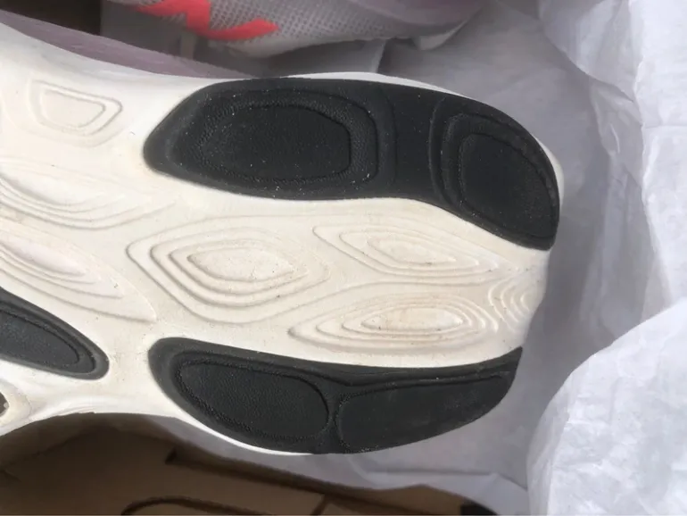 New Balance 1080 v14 bike d'occasion — image 10 sur 15