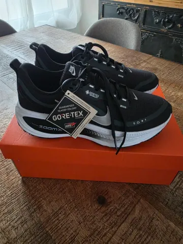 Tweedehands Nike Vomero 18 bike — afbeelding 1 van 7