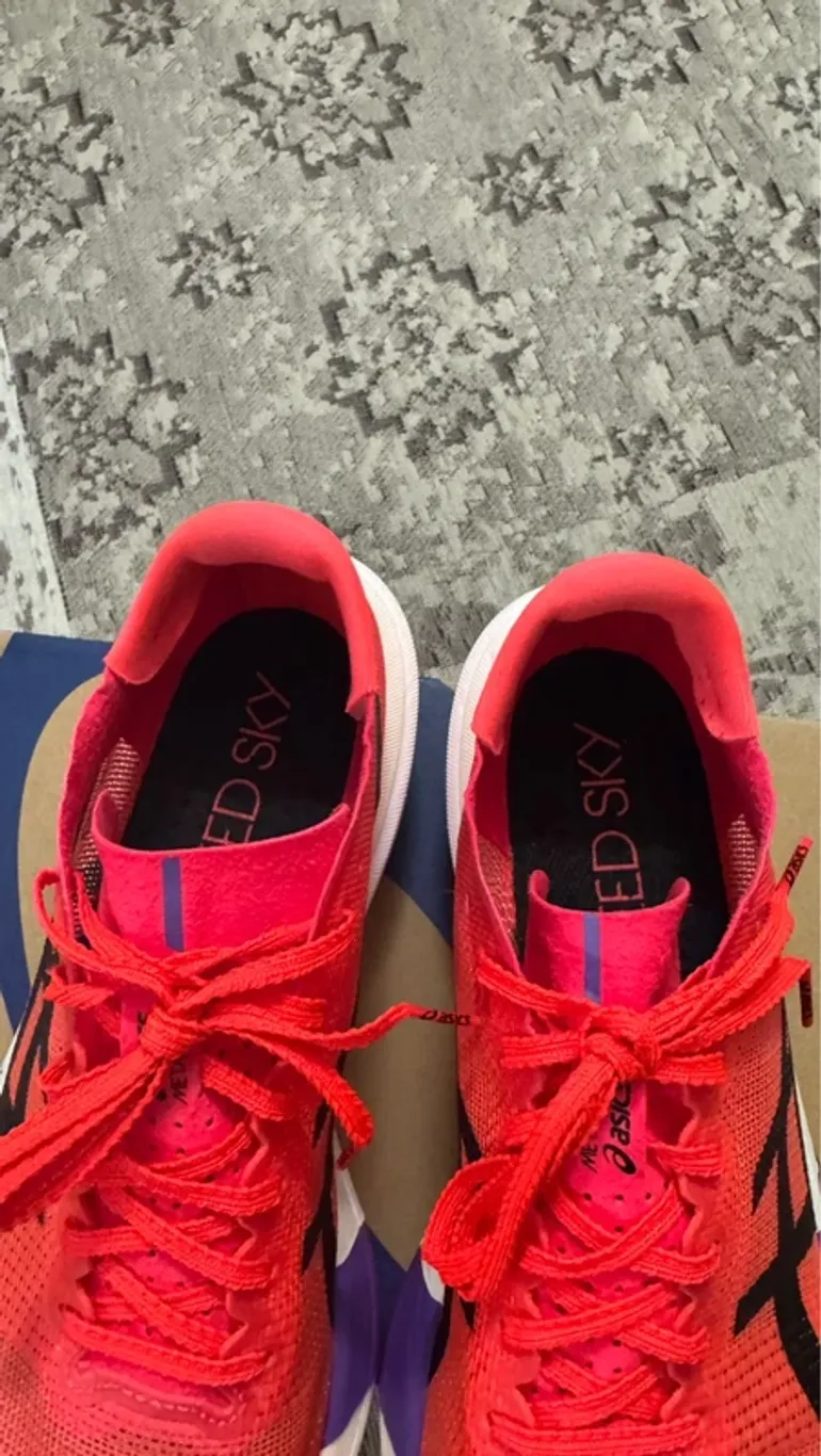 Used Saucony Metaspeed Sky Tokyo bike — image 8 of 10