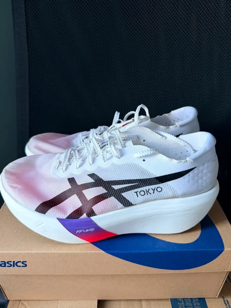 Used Asics Metaspeed Ray Running Shoes