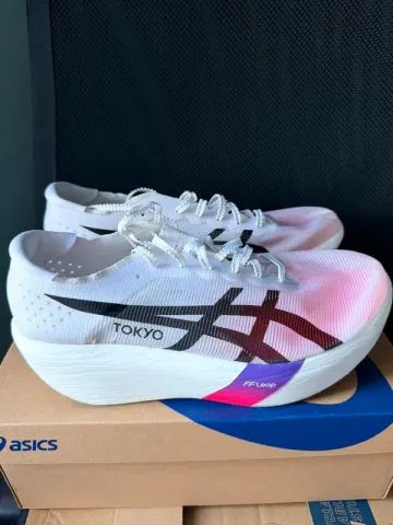 Używany Asics Metaspeed Ray bike — zdjęcie 2 z 6