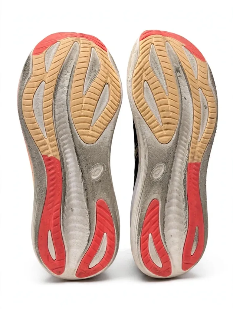 Asics Gel-Nimbus 27 bike d'occasion — image 4 sur 5