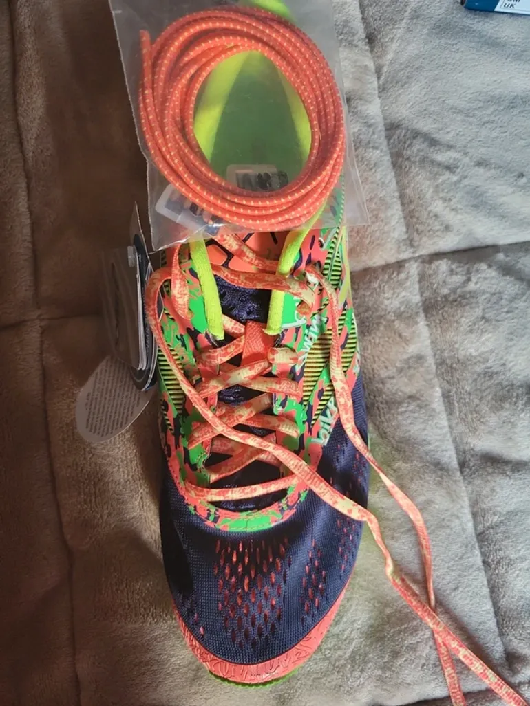 Used Asics Running Shoes bike — image 4 of 7