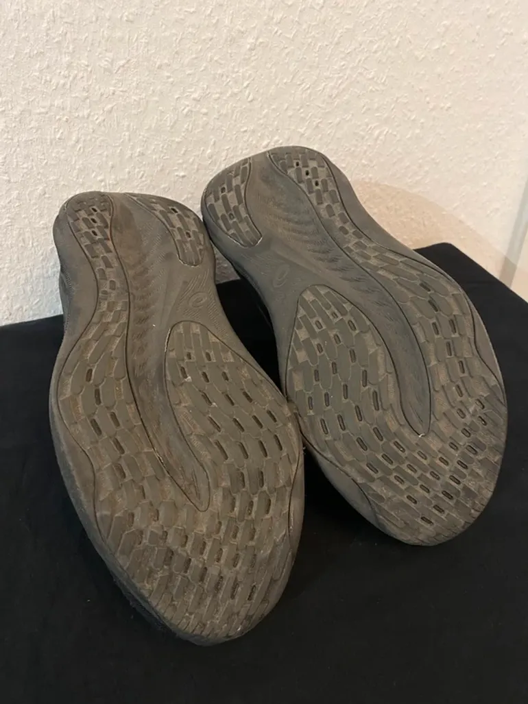 Used Asics Gel-Nimbus 26 bike — image 3 of 4