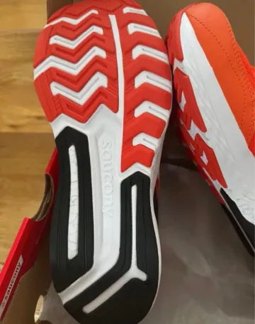 Used Saucony Running Shoes bike — image 3 of 8