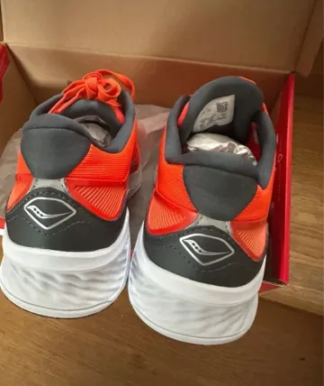 Used Saucony Running Shoes bike — image 7 of 8