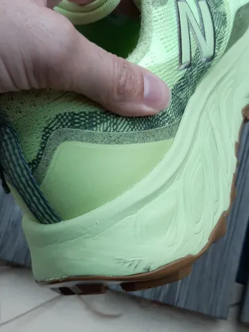 Used New Balance Fresh Foam X Hierro v9 bike — image 13 of 15