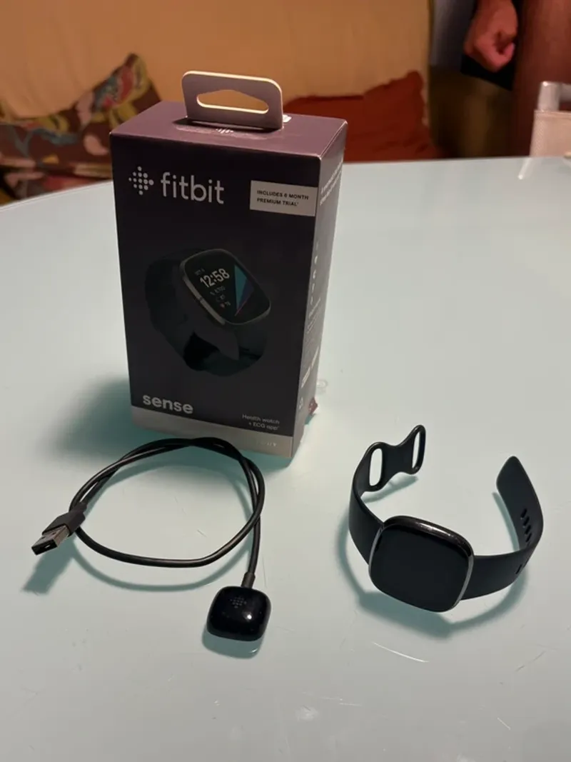 Fitbit Sense Electronics usato