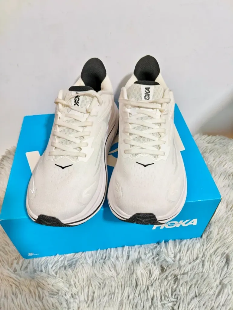 Used Hoka Clifton 9 bike — image 2 of 3