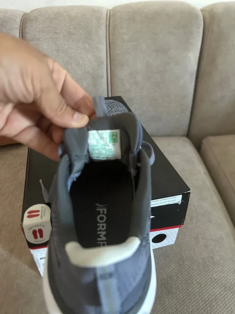 Saucony Running Shoes bike usato — immagine 5 di 8
