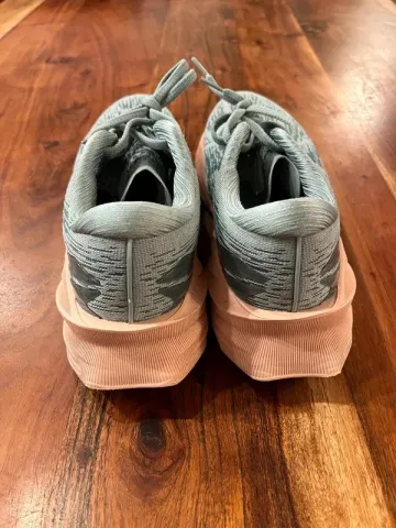 Used Asics Novablast 3 bike — image 4 of 5