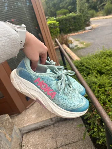 Hoka Laufschuhe bike usato — immagine 2 di 6
