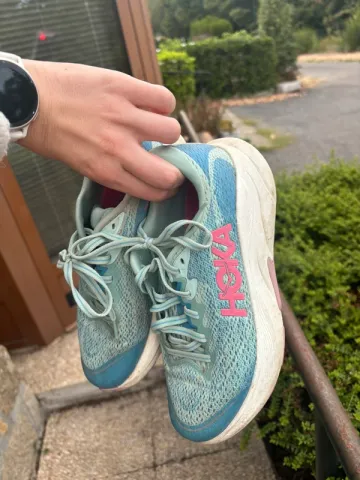 Hoka Laufschuhe bike usato — immagine 1 di 6