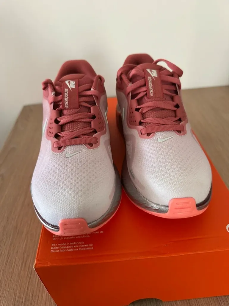 Nike Structure 26 SE bike usato — immagine 2 di 8