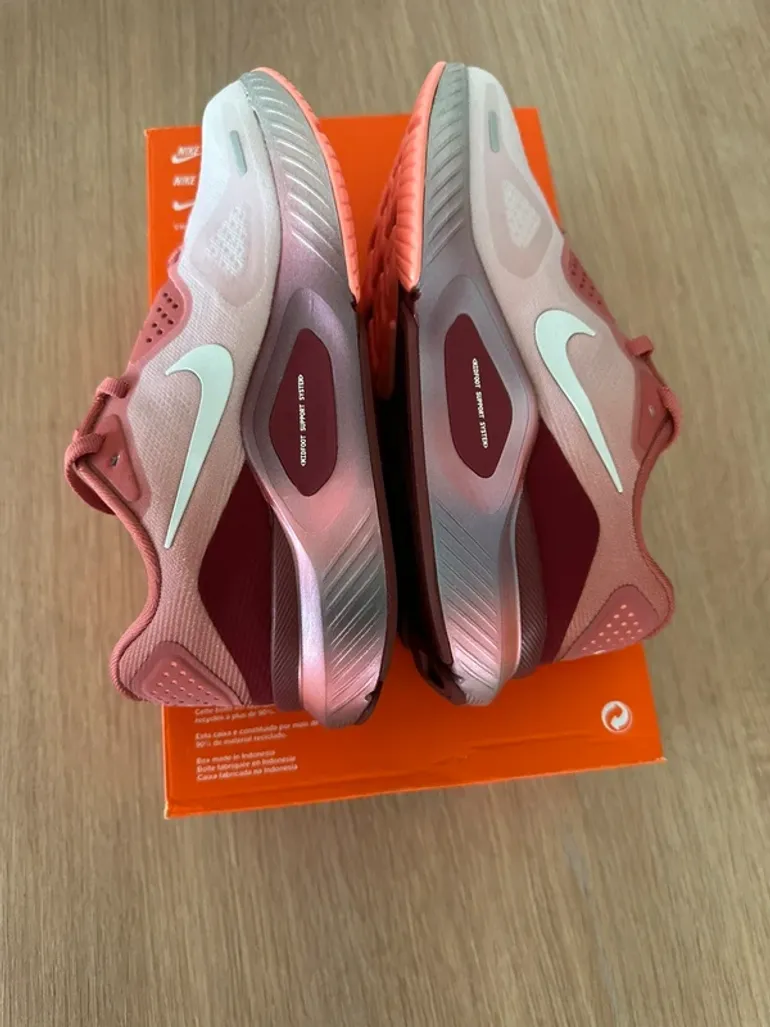 Nike Structure 26 SE bike usato — immagine 4 di 8