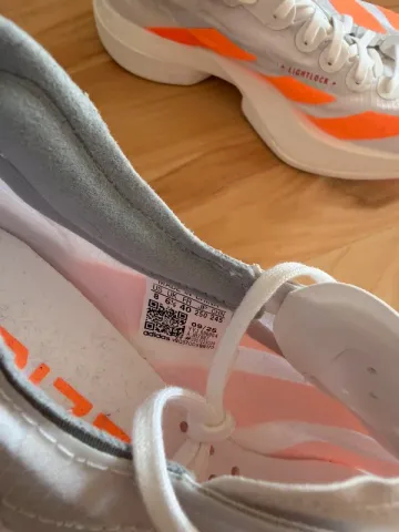 Used Pro Adizero Adios 4 bike — image 3 of 3