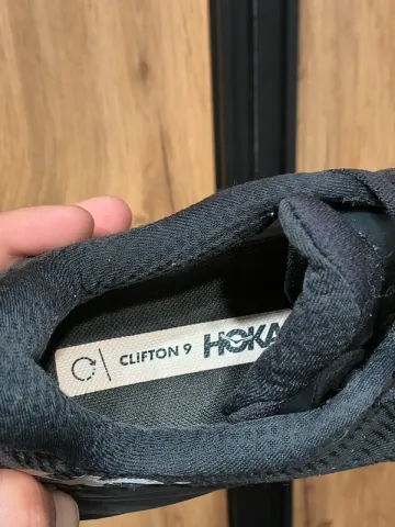 Hoka Clifton 9 GTX bike usato — immagine 11 di 12