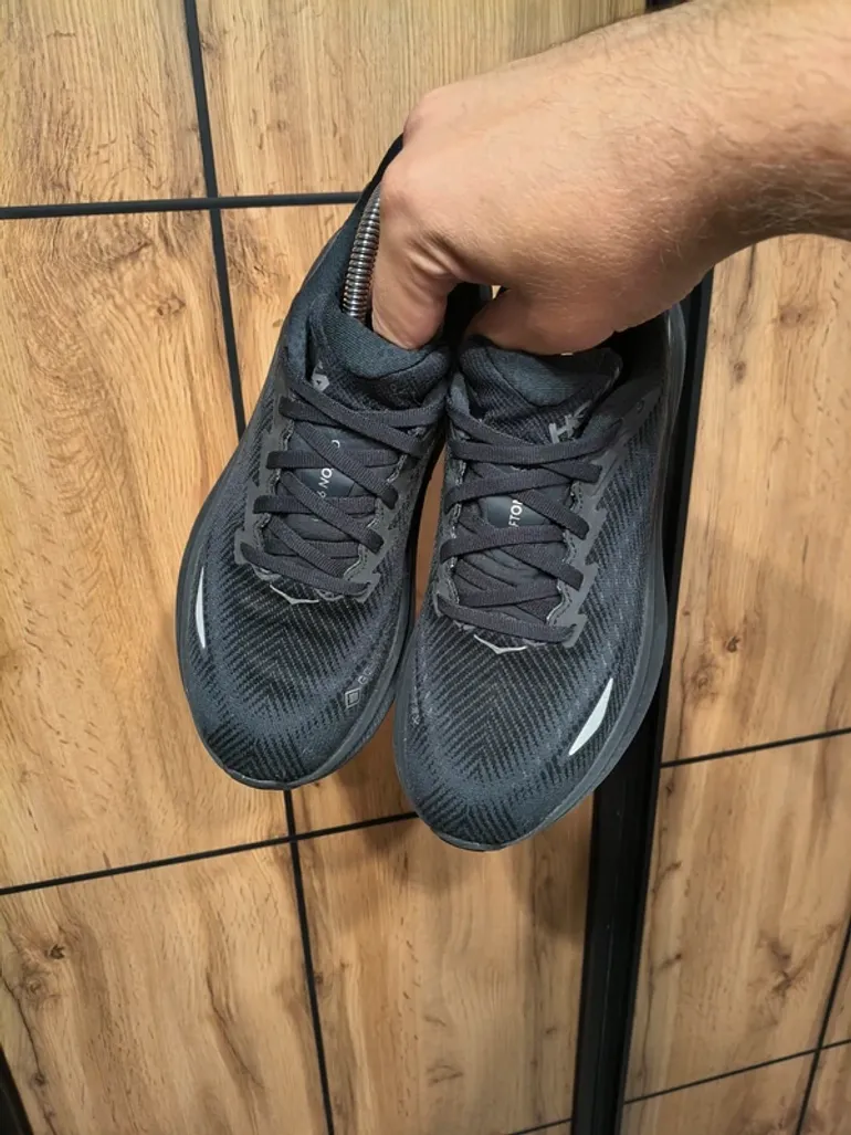 Hoka Clifton 9 GTX bike usato — immagine 2 di 12