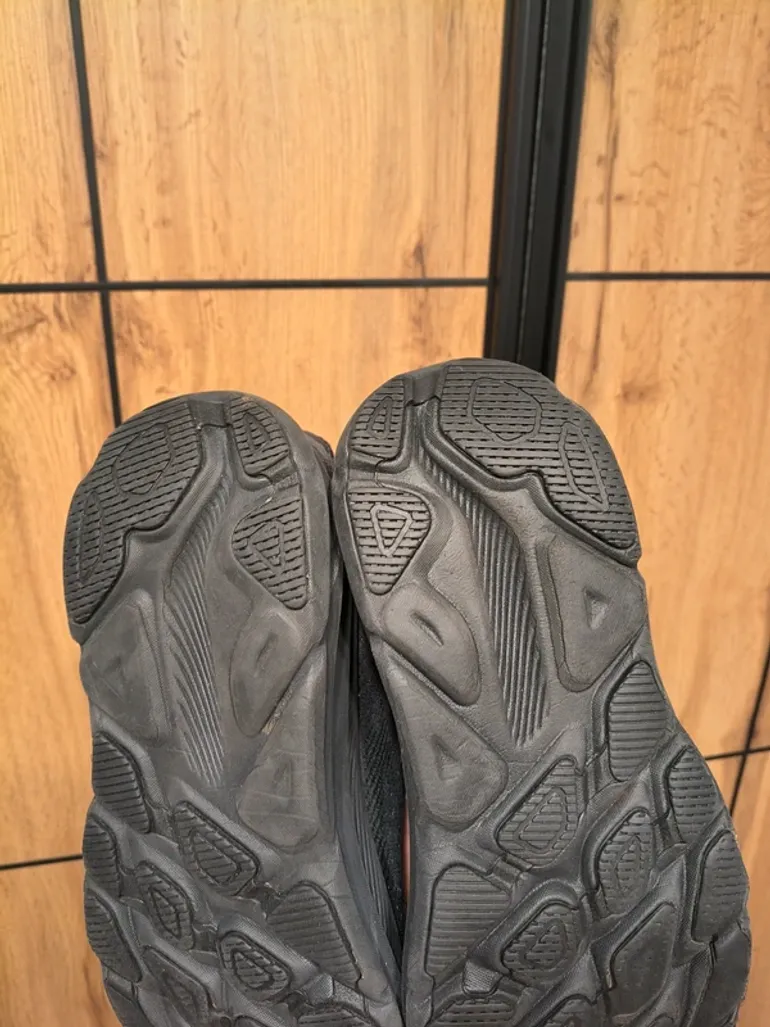 Hoka Clifton 9 GTX bike usato — immagine 9 di 12
