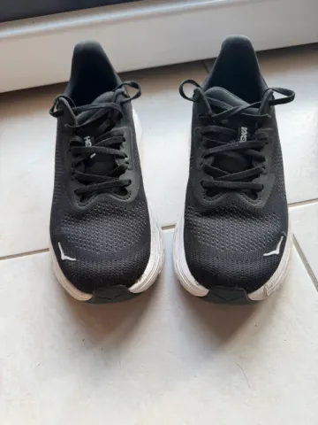 Hoka Arahi 7 bike usato — immagine 1 di 3