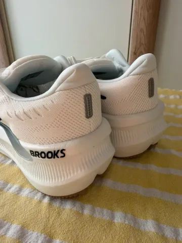Used Brooks Glycerin Max 2 bike — image 4 of 6