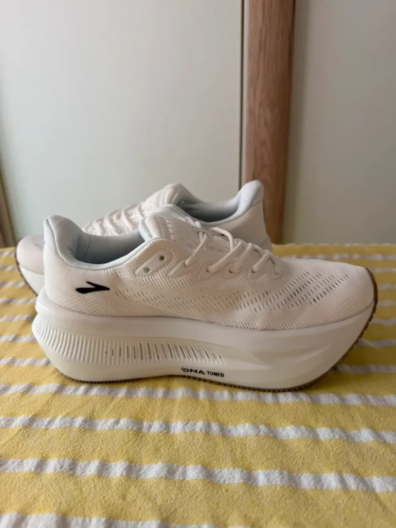 Used Brooks Glycerin Max 2 bike — image 2 of 6