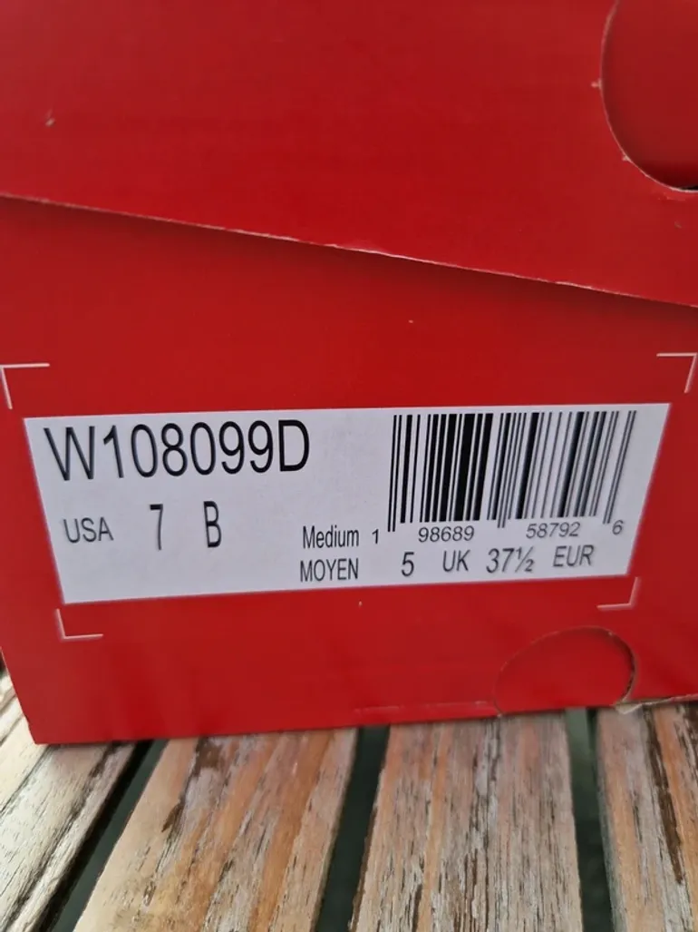 Used New Balance 1080 V15 bike — image 7 of 7