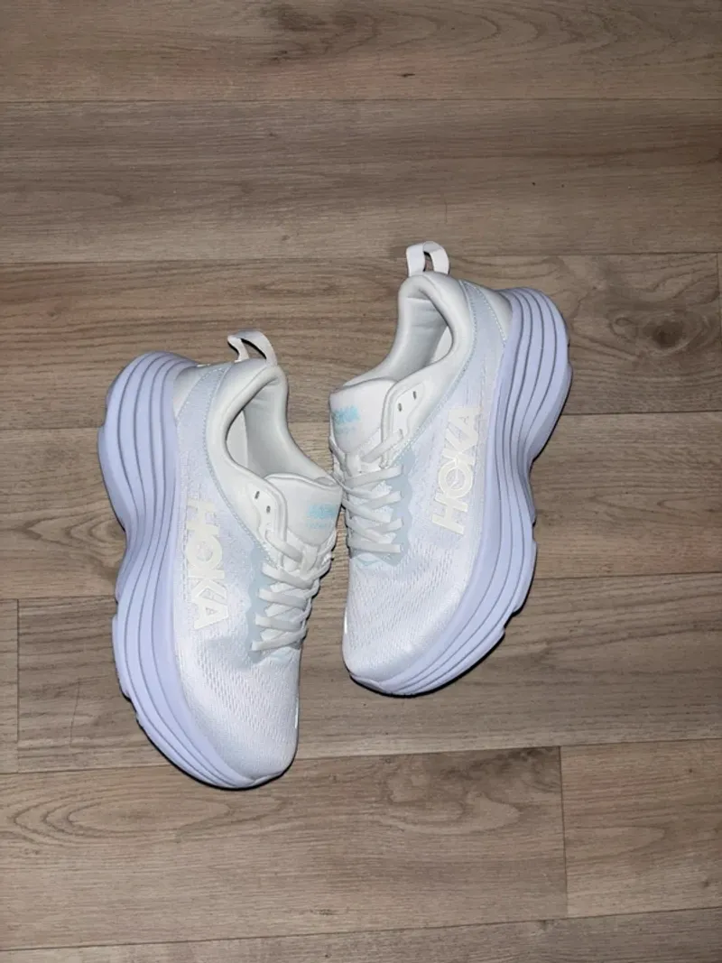 White Hoka Bondi 8 Running Shoes usato