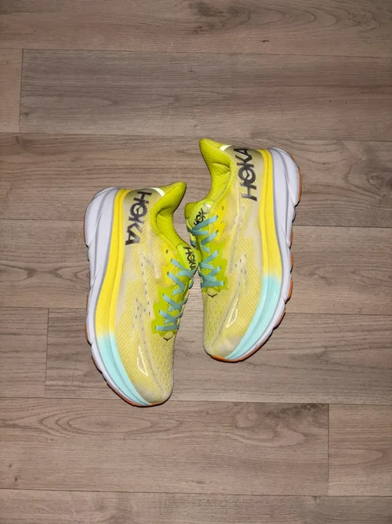 Hoka Clifton 9 Running Shoes usato